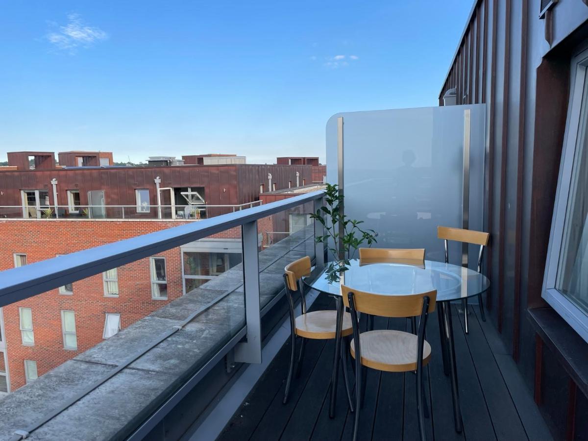 Апартаменты Modern & Spacious Penthouse In North Лондон Экстерьер фото