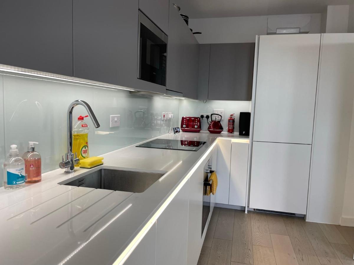 Апартаменты Modern & Spacious Penthouse In North Лондон Экстерьер фото