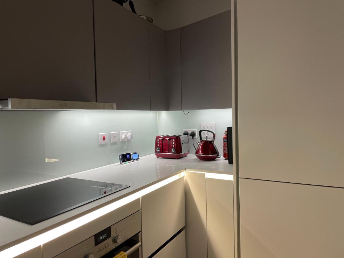 Апартаменты Modern & Spacious Penthouse In North Лондон Экстерьер фото